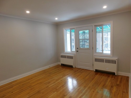 Living Room - 8447 Av. De L'Épée, Montréal (Villeray/Saint-Michel/Parc-Extension), QC - Indoor Photo Showing Other Room