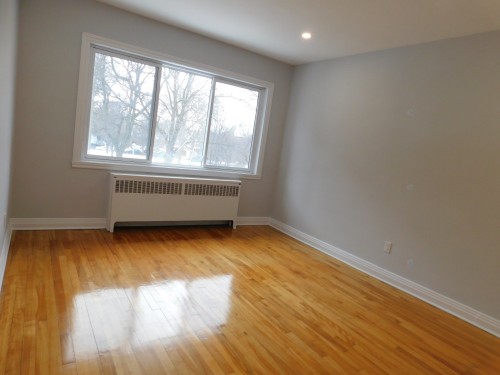 Master Bedroom - 8447 Av. De L'Épée, Montréal (Villeray/Saint-Michel/Parc-Extension), QC - Indoor Photo Showing Other Room