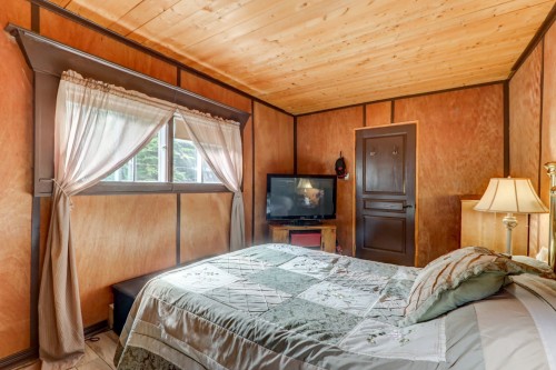 Chambre à coucher principale - 47 Ch. Du Gros-Rocher, Harrington, QC - Indoor Photo Showing Bedroom