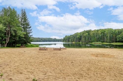 Accès au plan d'eau - 47 Ch. Du Gros-Rocher, Harrington, QC - Outdoor With View