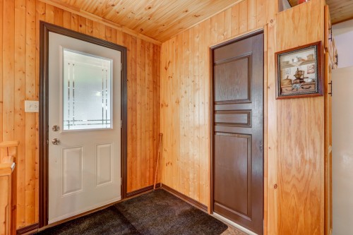 Hall d'entrée/Vestibule - 47 Ch. Du Gros-Rocher, Harrington, QC - Indoor Photo Showing Other Room