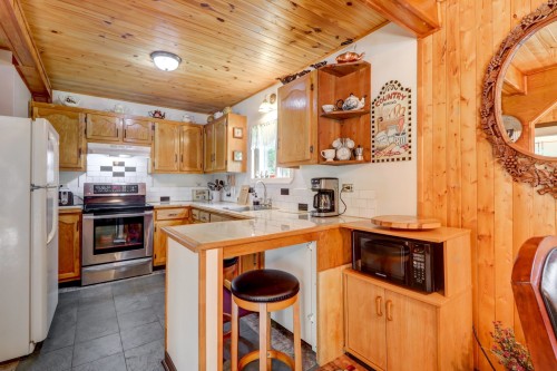 Cuisine - 47 Ch. Du Gros-Rocher, Harrington, QC - Indoor Photo Showing Kitchen With Double Sink