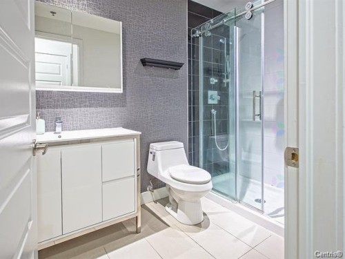 Salle de bains - 416-2335 Ch. Manella, Mont-Royal, QC - Indoor Photo Showing Bathroom