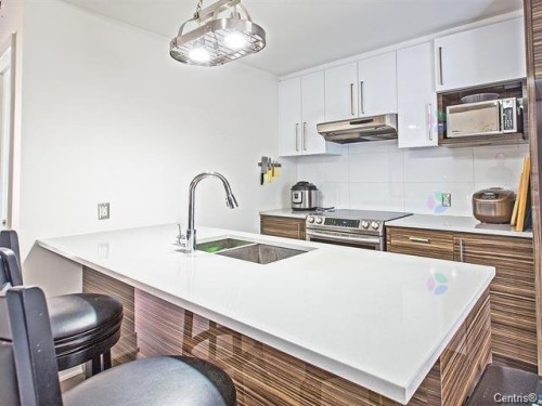 Cuisine - 416-2335 Ch. Manella, Mont-Royal, QC - Indoor Photo Showing Kitchen With Double Sink With Upgraded Kitchen