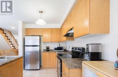 439 Aspendale Crescent, Mississauga, ON - Indoor Photo Showing Kitchen