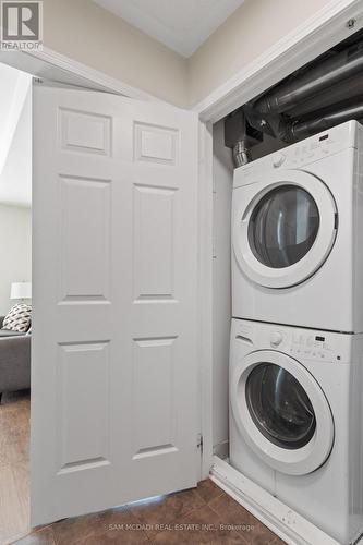 8 - 2895 Hazelton Place, Mississauga, ON - Indoor Photo Showing Laundry Room