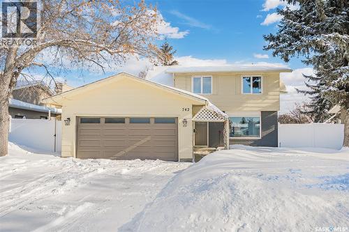 742 Trent CRESCENT  Saskatoon, SK S7H 4S5