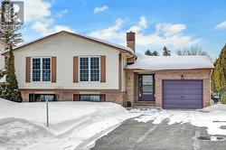 8 MAC STOREY STREET  Ottawa, ON K0A 2Z0