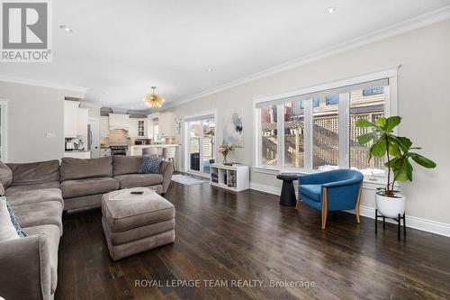 112 Cole Porter Street, Ottawa, ON - Indoor Photo Showing Living Room