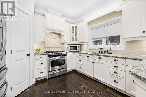 112 Cole Porter Street, Ottawa, ON - Indoor Photo Showing Kitchen With Upgraded Kitchen