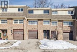 7430 COPENHAGEN Road Unit# 32  Mississauga, ON L5N 2C4