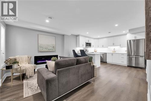 8 Chartwell Circle, Hamilton, ON 