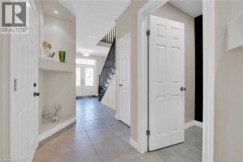 8 Chartwell Circle, Hamilton, ON - Indoor Photo Showing Other Room