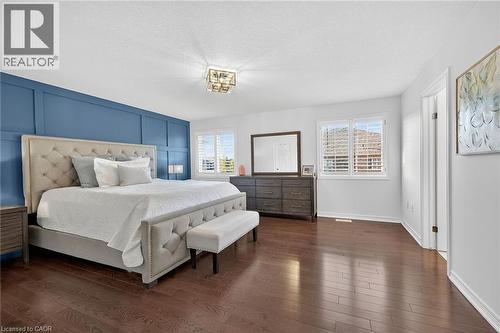 8 Chartwell Circle, Hamilton, ON - Indoor Photo Showing Bedroom