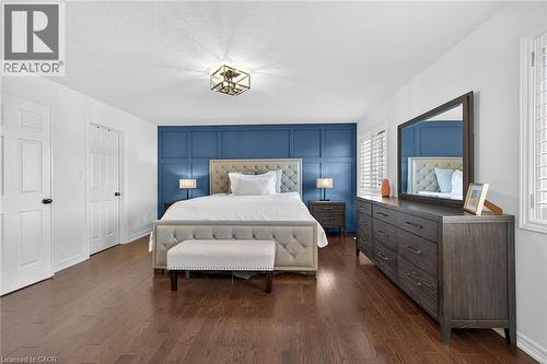 8 Chartwell Circle, Hamilton, ON - Indoor Photo Showing Bedroom