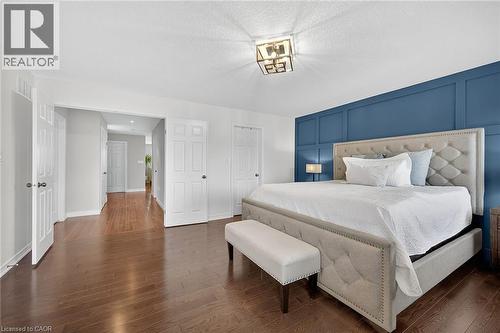 8 Chartwell Circle, Hamilton, ON - Indoor Photo Showing Bedroom