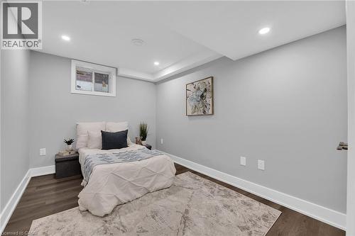 8 Chartwell Circle, Hamilton, ON - Indoor Photo Showing Bedroom