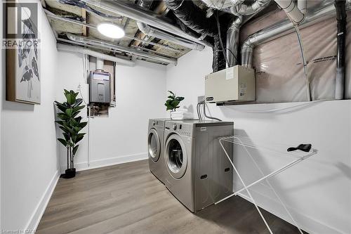 8 Chartwell Circle, Hamilton, ON - Indoor Photo Showing Laundry Room