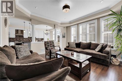 8 Chartwell Circle, Hamilton, ON 