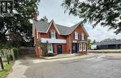 446 PLAINS ROAD E  Burlington, ON L7T 2E1