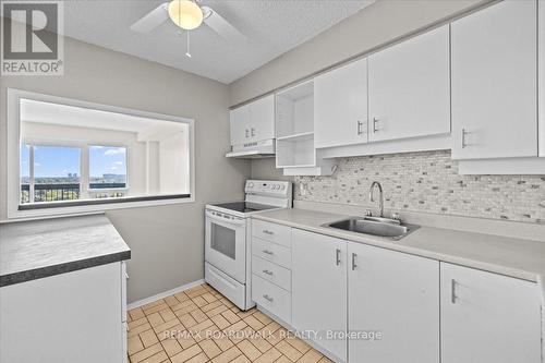 1507 - 158B Mcarthur Avenue, Ottawa, ON - Indoor Photo Showing Kitchen