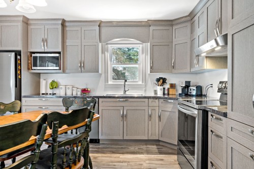 Cuisine - 85 Ch. Du Lac-Chaud, La Macaza, QC - Indoor Photo Showing Kitchen With Upgraded Kitchen