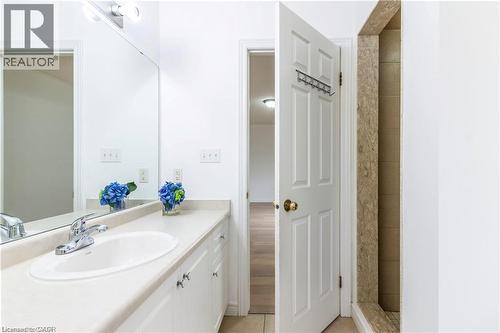 Bathroom featuring vanity - 252 Thorner Drive Unit# Upper, Hamilton, ON - Indoor Photo Showing Bathroom