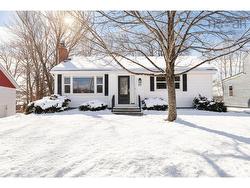 29 Caudle Park Crescent  Lower Sackville, NS B4C 1Z3