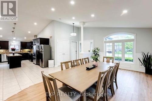 8583 Forestview Boulevard, Niagara Falls (Forestview), ON - Indoor Photo Showing Dining Room