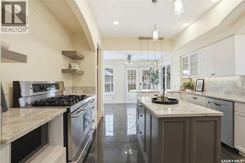 702 Queen Street, Saskatoon, SK - Indoor Photo Showing Kitchen With Upgraded Kitchen