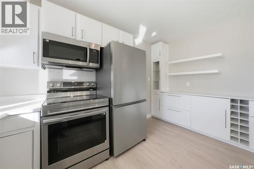 1317 Elevator Road, Saskatoon, SK - Indoor Photo Showing Kitchen