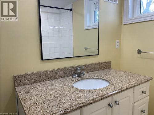 5 Michael Avenue, Hamilton, ON - Indoor Photo Showing Bathroom