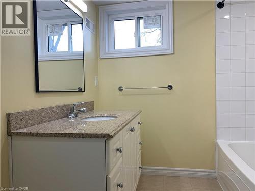 5 Michael Avenue, Hamilton, ON - Indoor Photo Showing Bathroom