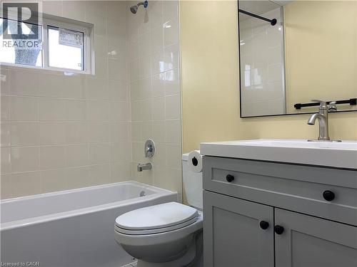 5 Michael Avenue, Hamilton, ON - Indoor Photo Showing Bathroom