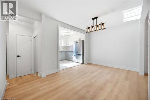 8 Claudette Gate, Hamilton, ON - Indoor