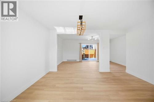 8 Claudette Gate, Hamilton, ON - Indoor Photo Showing Other Room