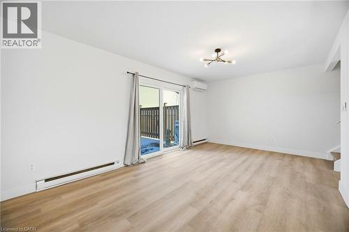 8 Claudette Gate, Hamilton, ON - Indoor Photo Showing Other Room