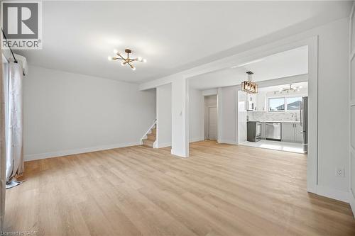 8 Claudette Gate, Hamilton, ON - Indoor Photo Showing Other Room