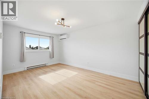 8 Claudette Gate, Hamilton, ON - Indoor Photo Showing Other Room