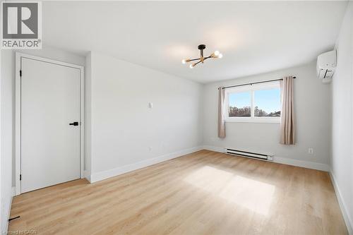 8 Claudette Gate, Hamilton, ON - Indoor Photo Showing Other Room
