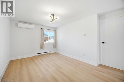 8 Claudette Gate, Hamilton, ON - Indoor Photo Showing Other Room