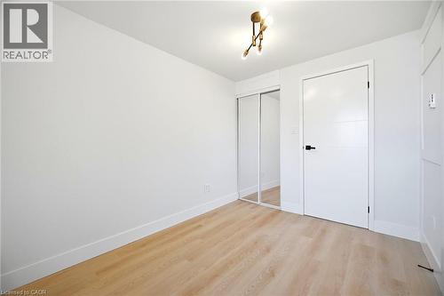 8 Claudette Gate, Hamilton, ON - Indoor Photo Showing Other Room