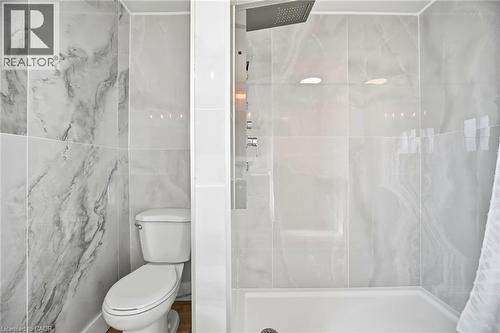 8 Claudette Gate, Hamilton, ON - Indoor Photo Showing Bathroom
