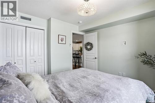 2105 104 Willis Crescent, Saskatoon, SK - Indoor Photo Showing Bedroom