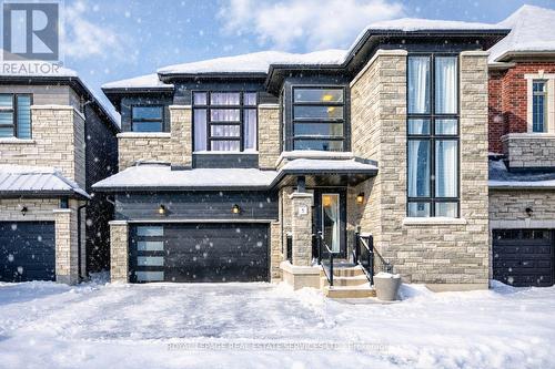 1367 PELICAN PASSAGE  Oakville, ON L6H 7Z9