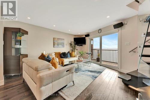 3 - 2136 Old Lakeshore Road, Burlington, ON - Indoor