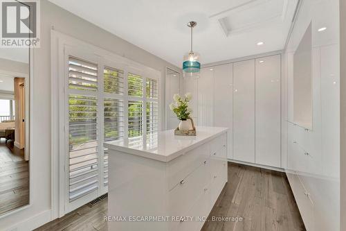 3 - 2136 Old Lakeshore Road, Burlington, ON - Indoor Photo Showing Other Room
