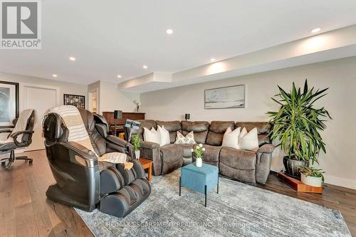 3 - 2136 Old Lakeshore Road, Burlington, ON - Indoor Photo Showing Living Room