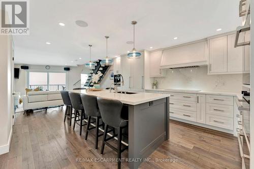 3 - 2136 Old Lakeshore Road, Burlington, ON - Indoor Photo Showing Kitchen With Upgraded Kitchen