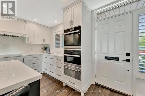 3 - 2136 Old Lakeshore Road, Burlington, ON - Indoor Photo Showing Kitchen